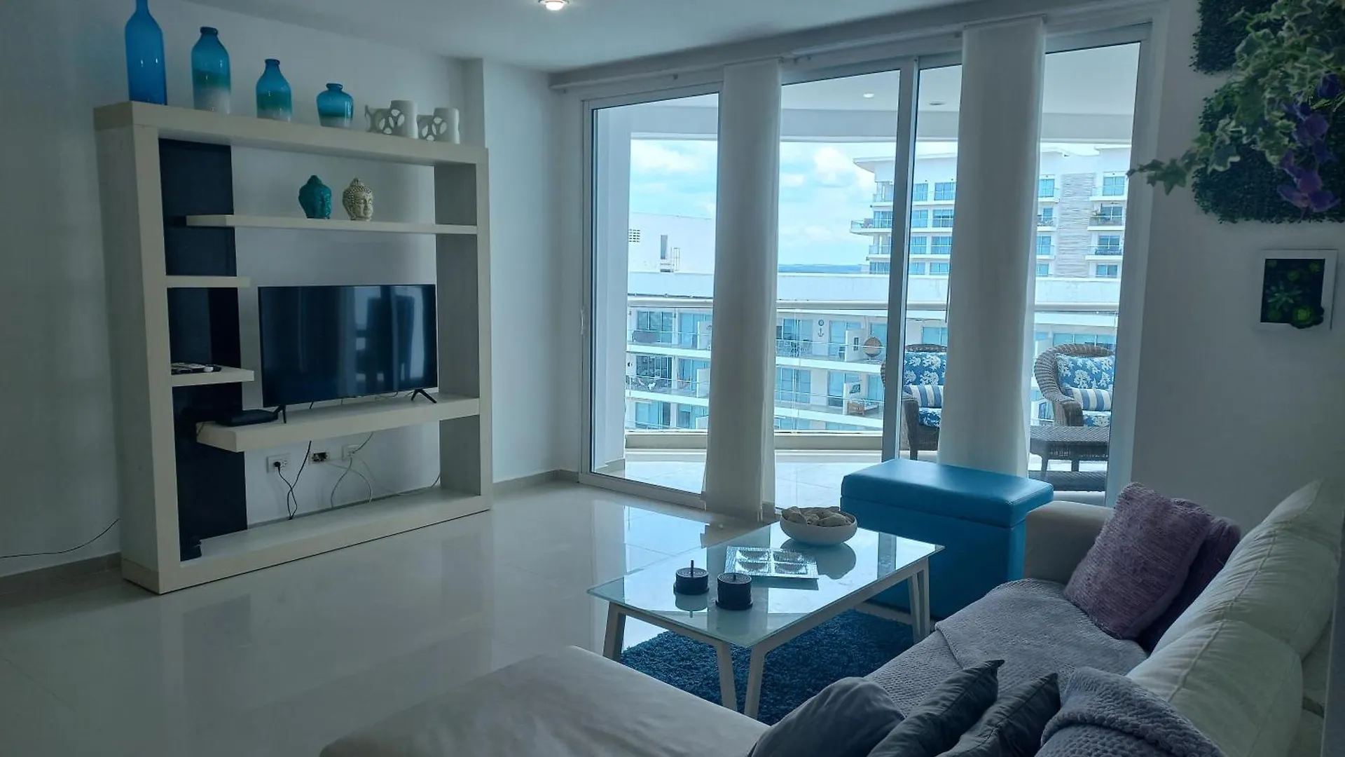 Luxury Beachfront Apartment 6 Guests Plus 1 Cartagena Colombia