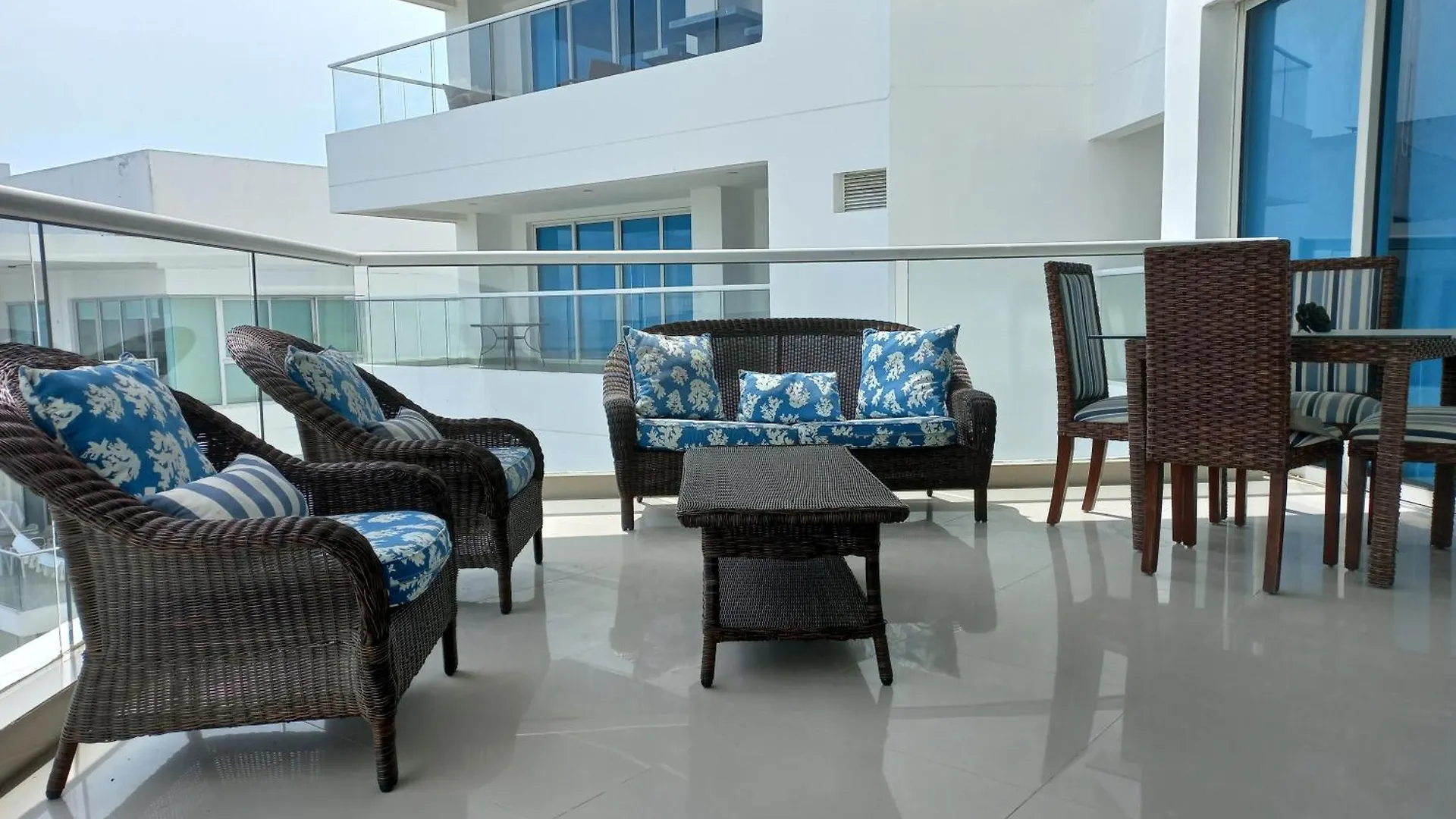 Luxury Beachfront Apartment 6 Guests Plus 1 Cartagena