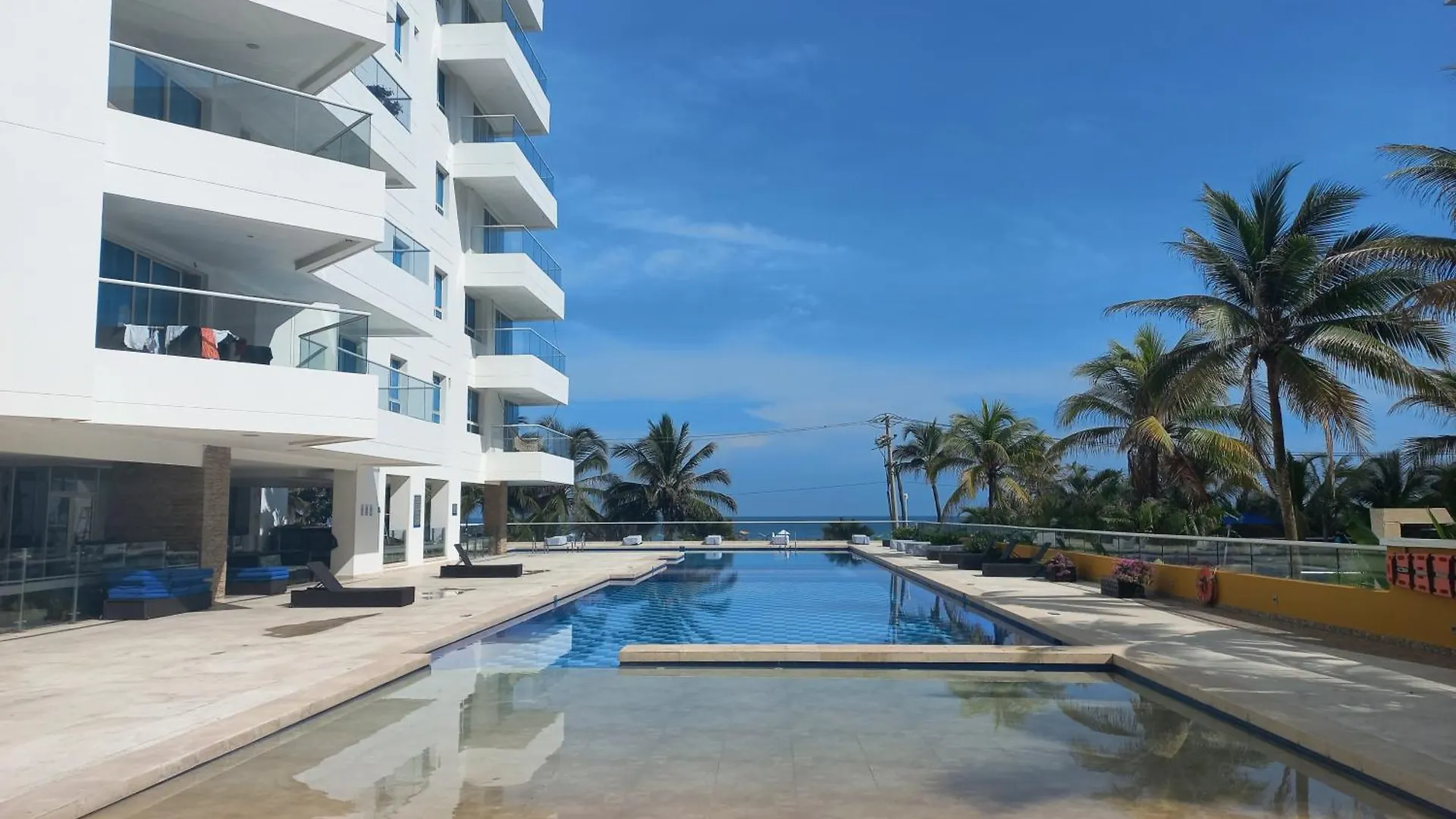 Luxury Beachfront Apartment 6 Guests Plus 1 Cartagena