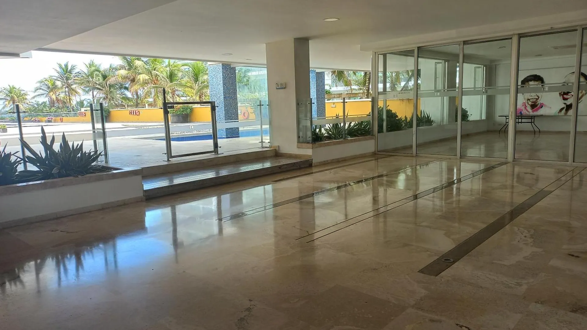 Luxury Beachfront Apartment 6 Guests Plus 1 Cartagena
